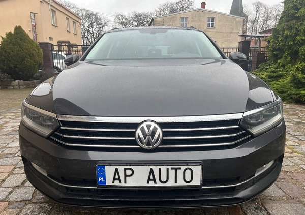 Volkswagen Passat cena 53900 przebieg: 224000, rok produkcji 2017 z Goniądz małe 704